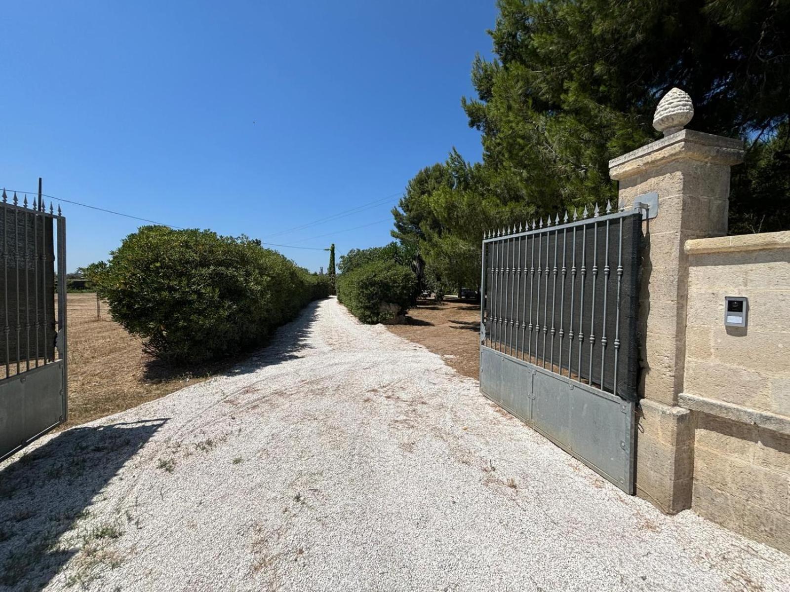 Tenuta Pizzi San Pietro Vernotico Εξωτερικό φωτογραφία